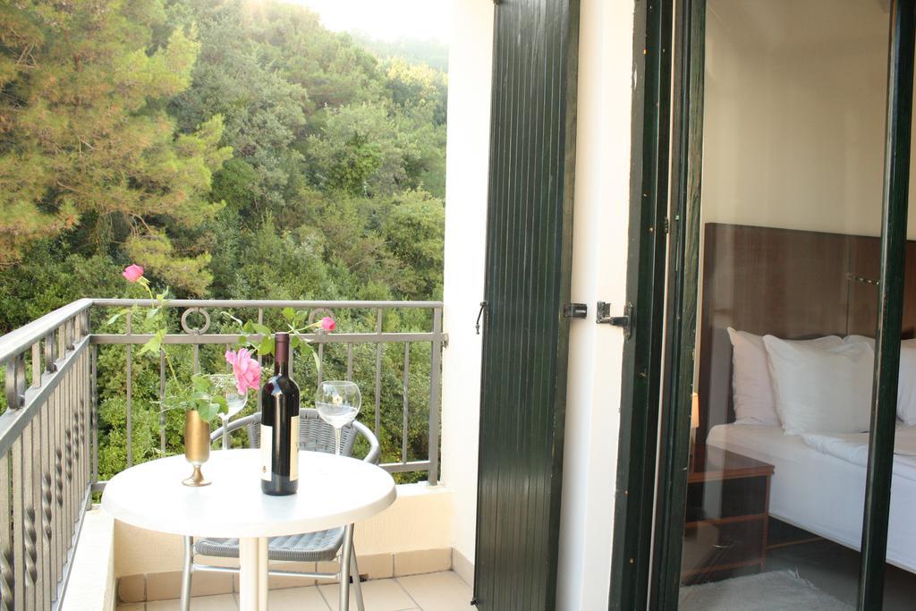 Hotel Danica Petrovac Exterior photo