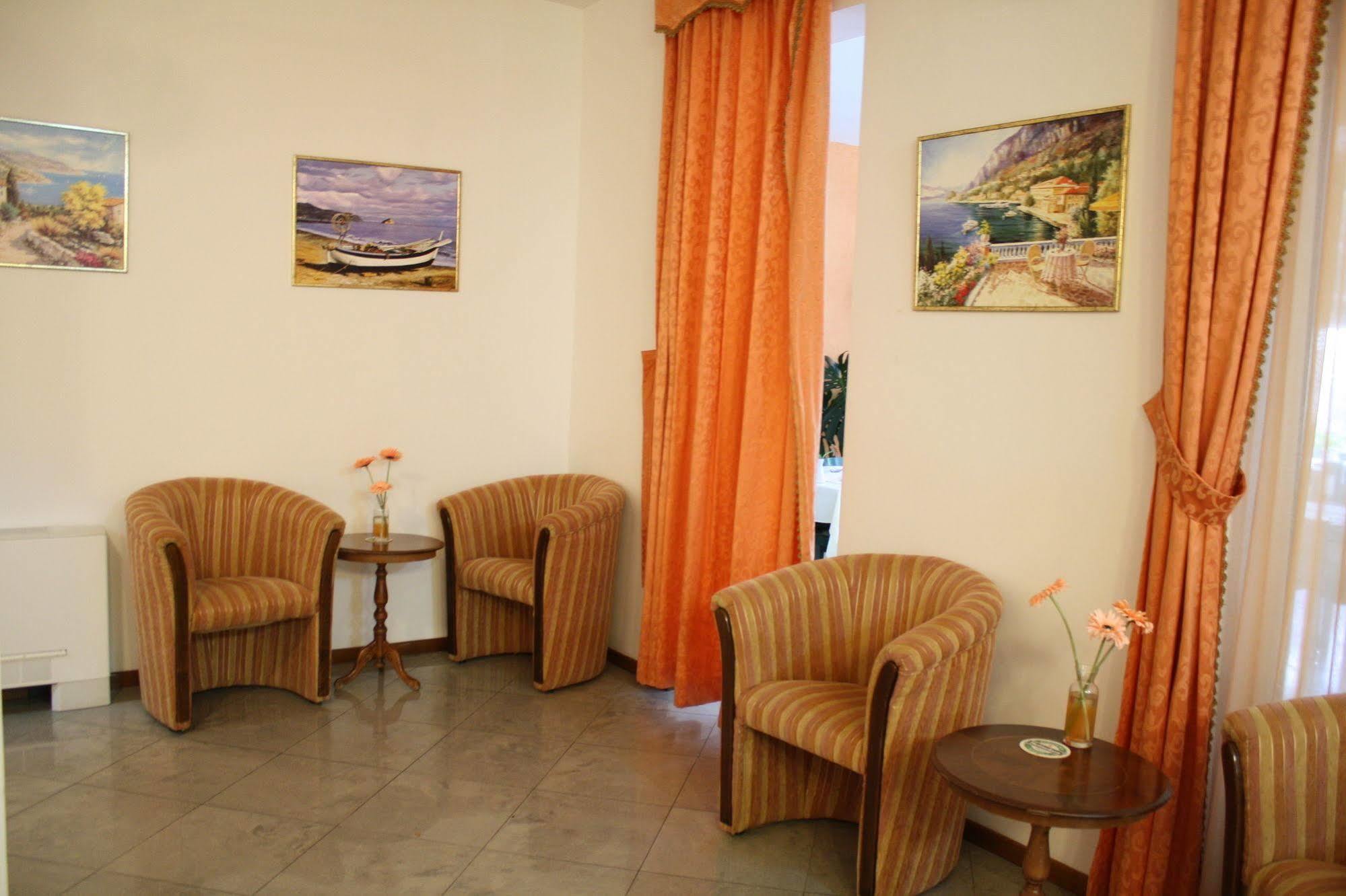 Hotel Danica Petrovac Exterior photo